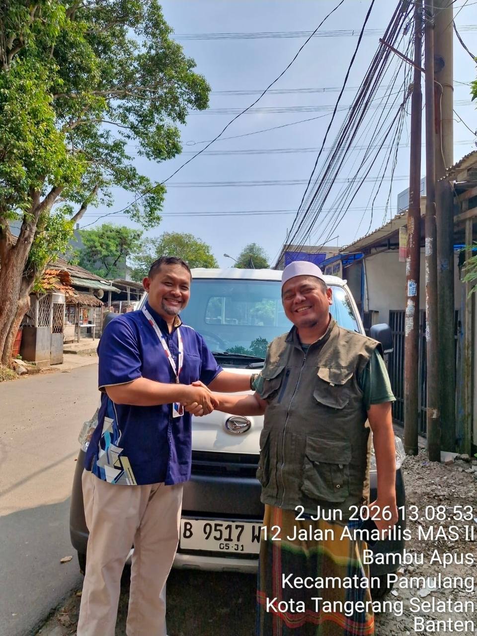 Serah terima unit Daihatsu — pelanggan Promo Astra Daihatsu
